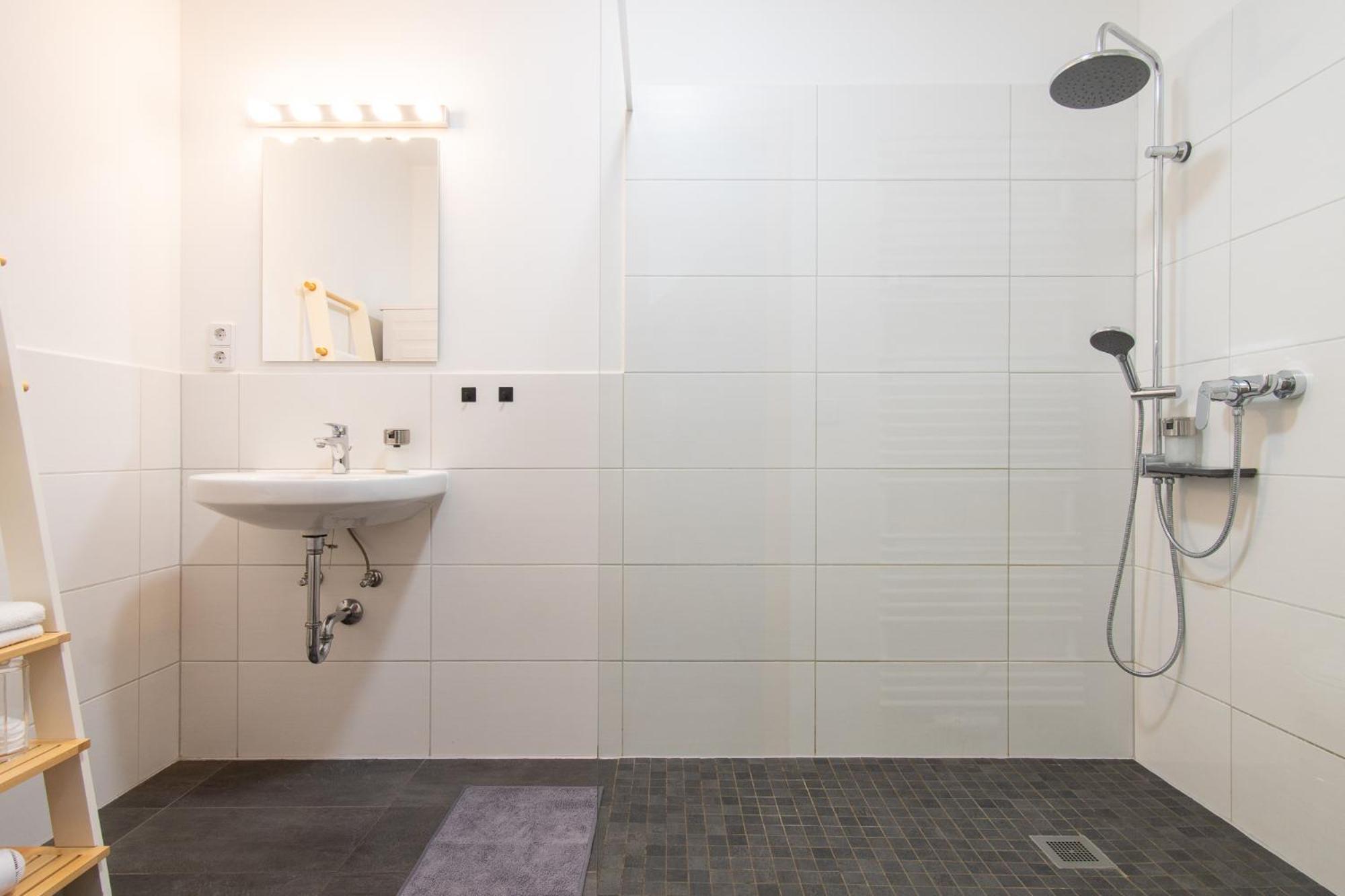 Luxurioeses Apartment, 10Min Innenstadt, Parkplatz Erfurt Eksteriør bilde